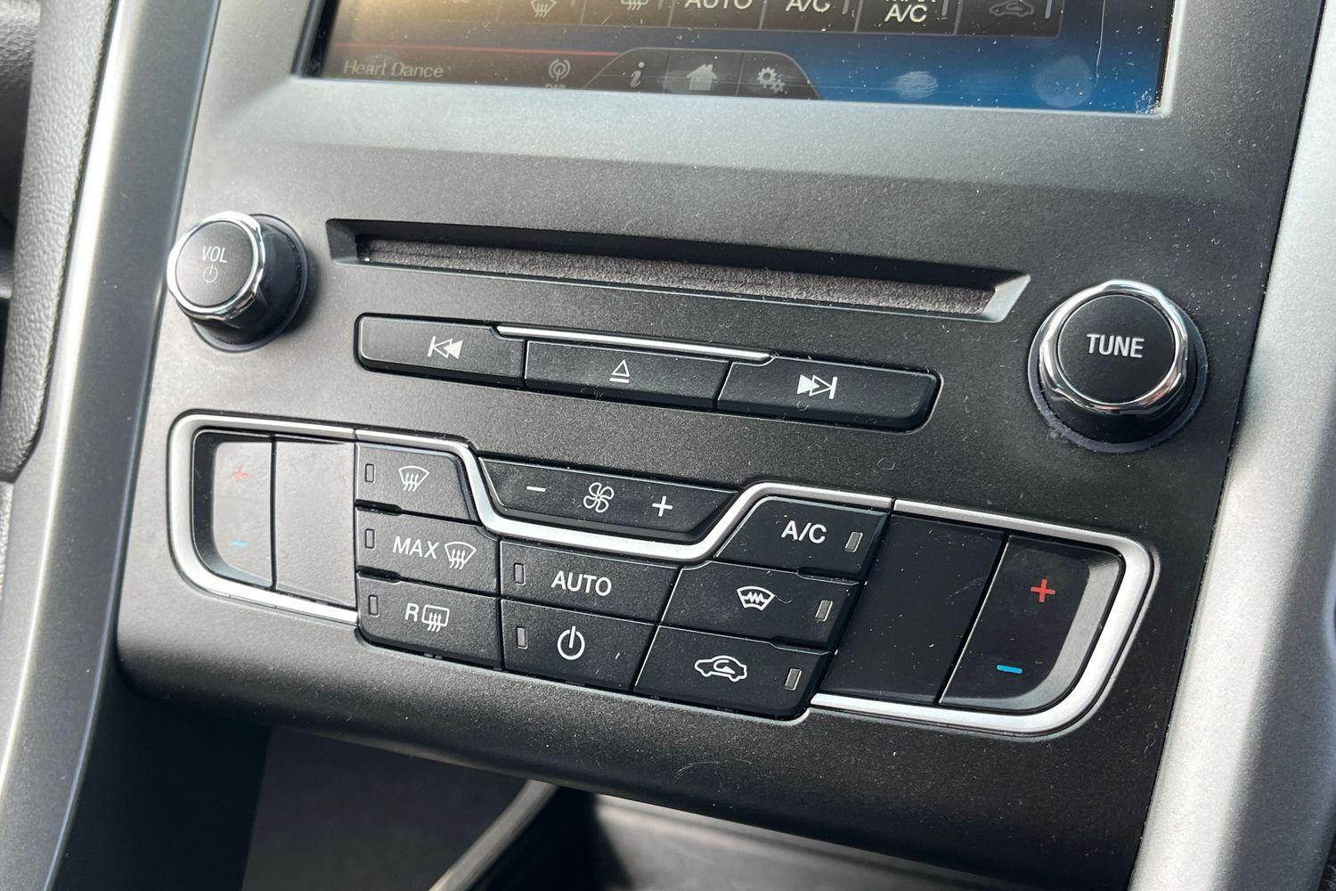 Ford MONDEO Photo 21