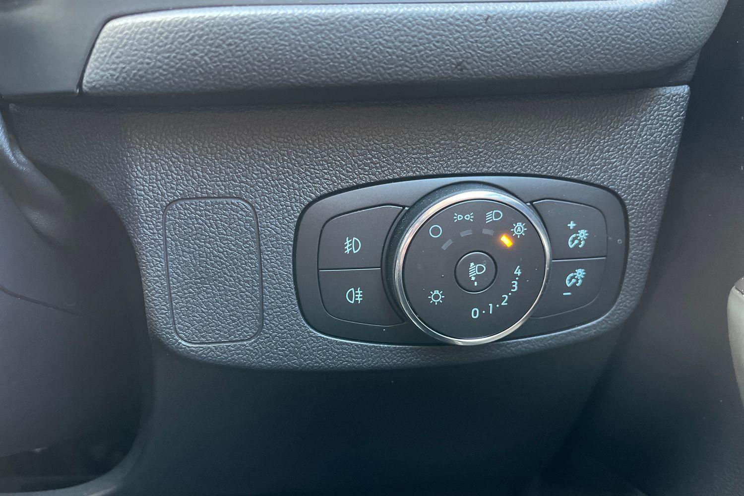 Ford FOCUS Photo 24