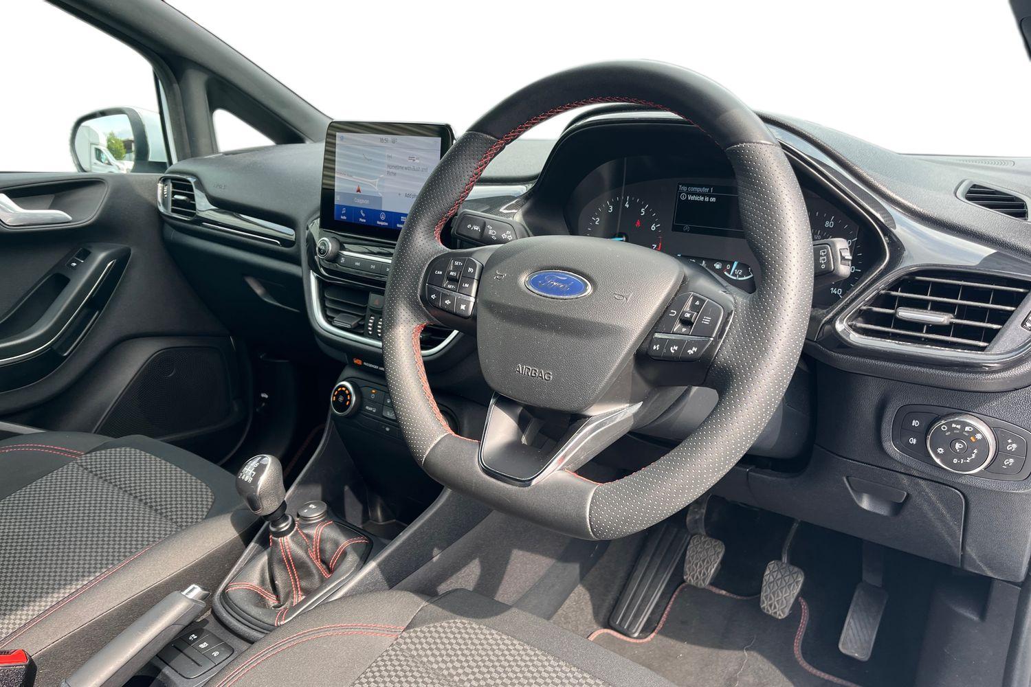 Ford FIESTA Photo 8
