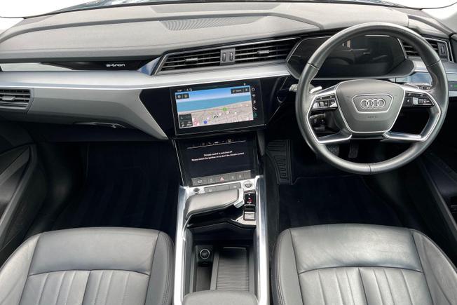 Audi e-tron Photo 10