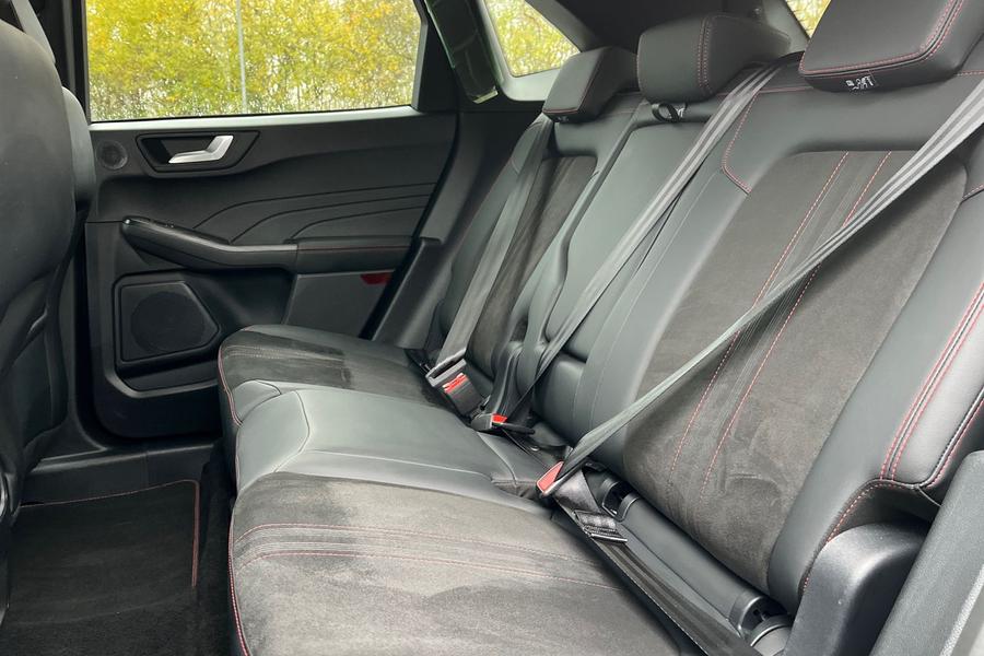 Ford KUGA Photo autoimg-cdf6b283e4e5db73c0d35ad31bff8f7bccb45574.jpg