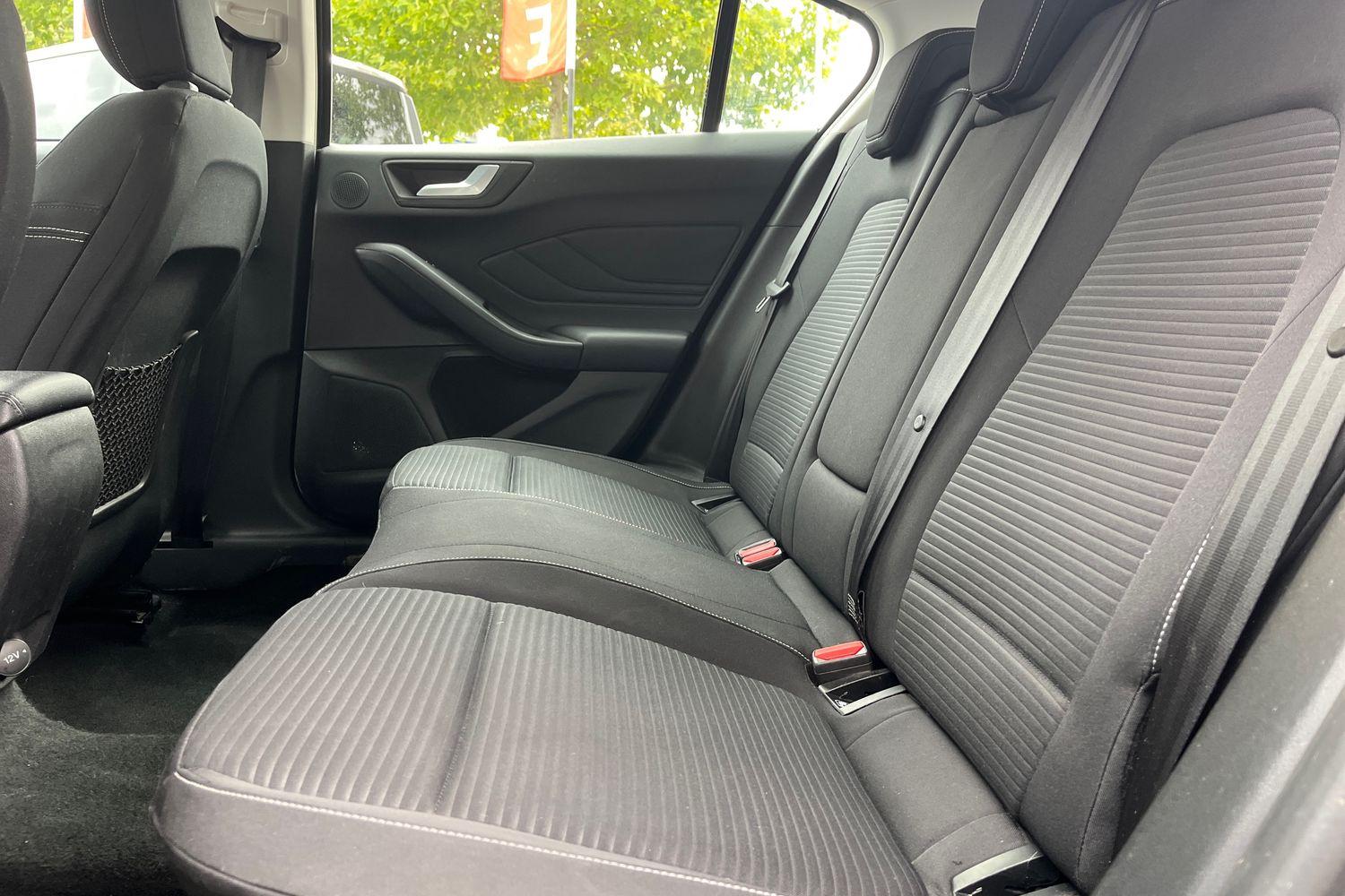 Ford FOCUS Photo 19