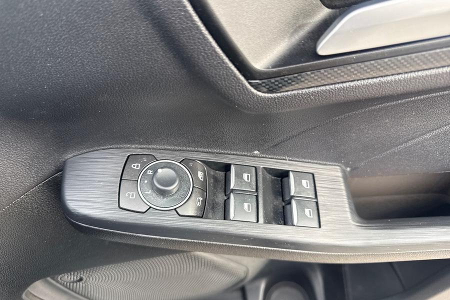 Ford KUGA Photo autoimg-cdfc45c2dcf64c66a9f0e5f4102088815cb8b481.jpg