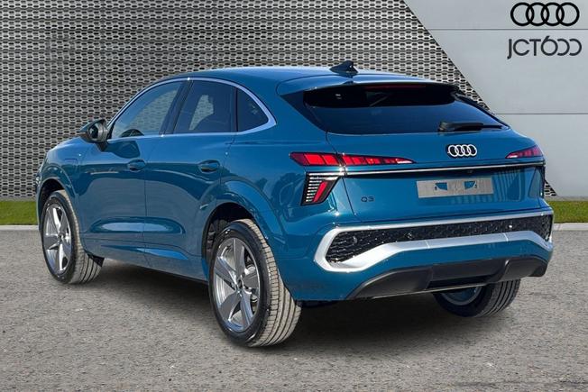 Audi  Q3 Sportback Photo 3