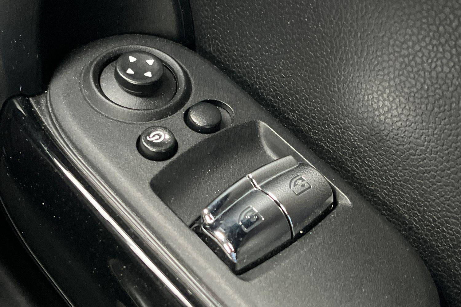 MINI Hatch Photo 15