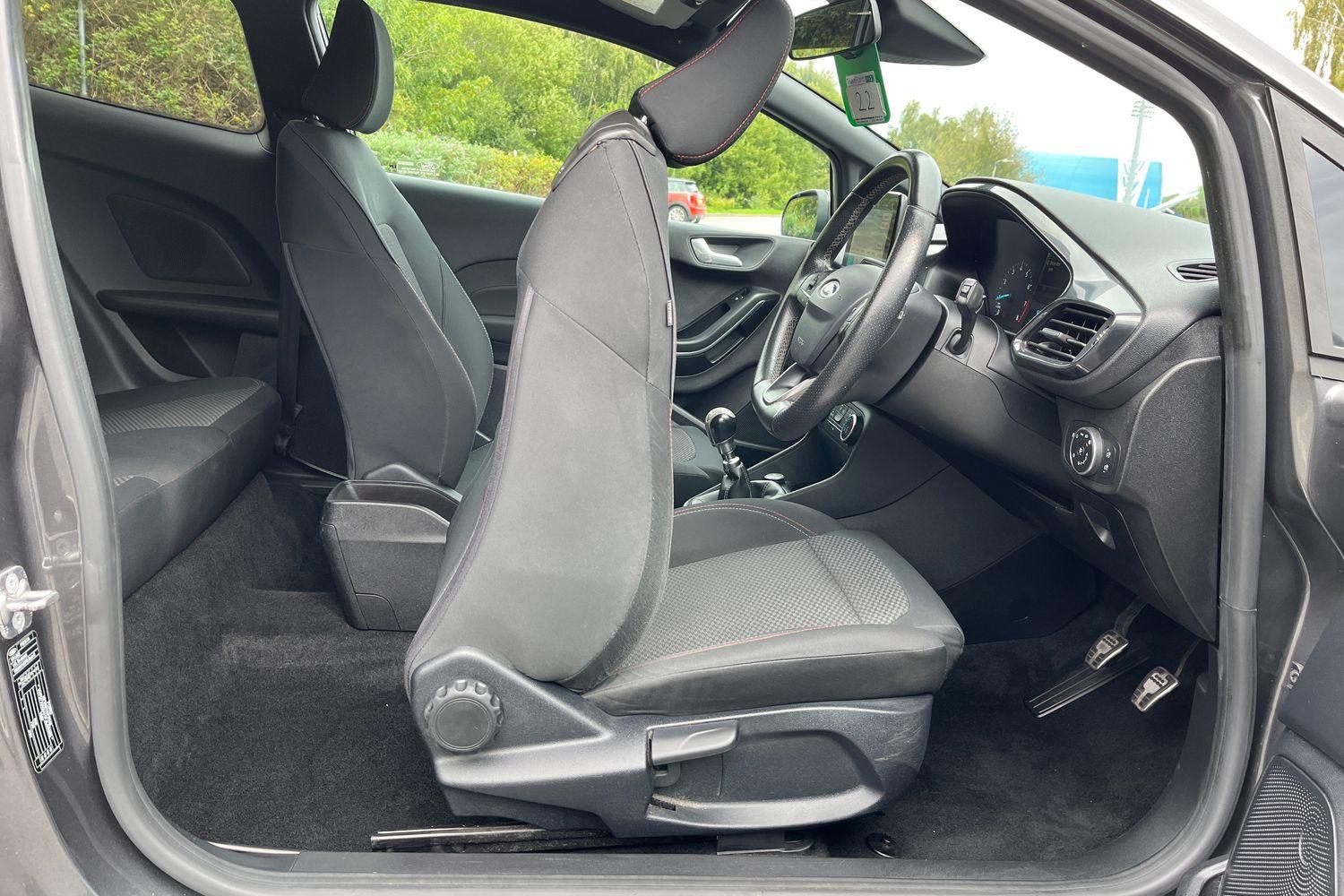 Ford Fiesta Photo 36