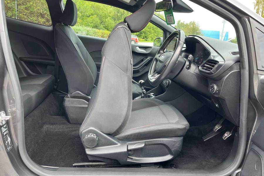 Ford Fiesta Photo autoimg-ce00705650760717fb08fbc1067cc73719b4812a.jpg