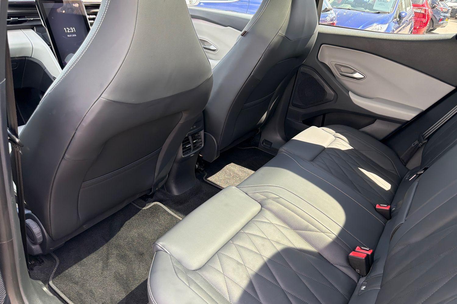 Ford EXPLORER Photo 37