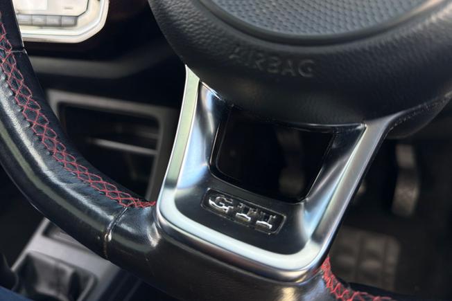 VOLKSWAGEN UP Photo 30