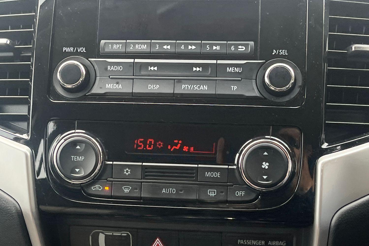 Mitsubishi L200 Photo 36