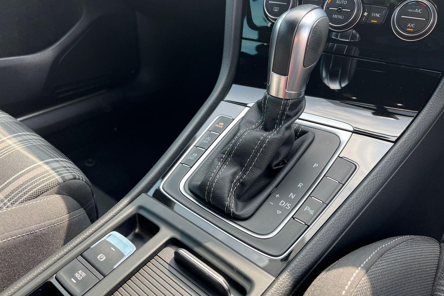 Volkswagen Golf Photo 37