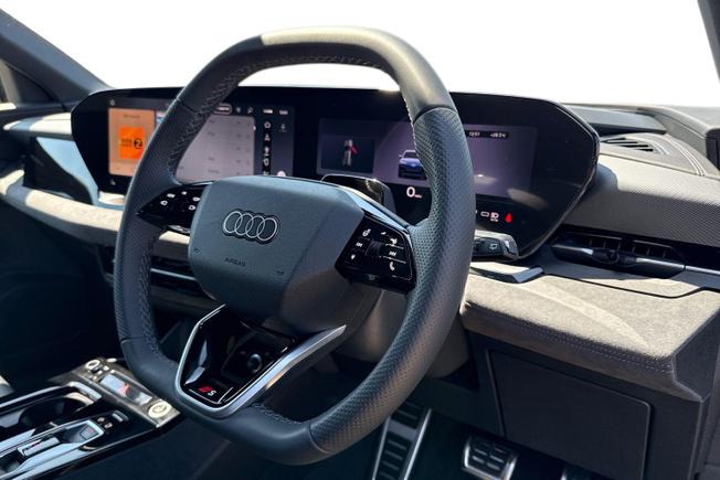 AUDI Q6 E-Tron Photo 6