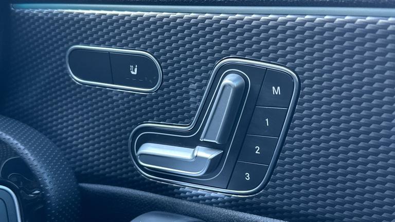 Used Mercedes-Benz A Class YJ69MSR 20