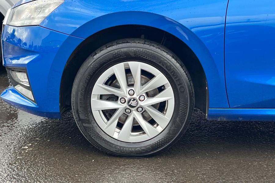 Skoda FABIA Photo autoimg-ce13d6845f8640095a92157df5cfb8215c0f36f2.jpg