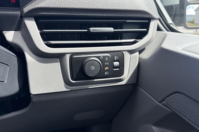 VOLKSWAGEN Transporter Photo 46