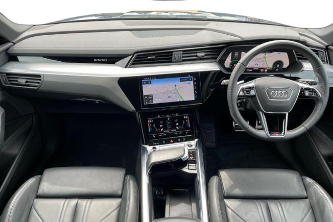 AUDI Q8 E-Tron Photo 10