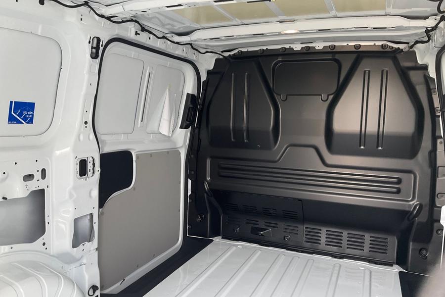 Ford E-Transit Custom Photo autoimg-ce1b0dd4394b29debe91472c35228a9175185911.jpg