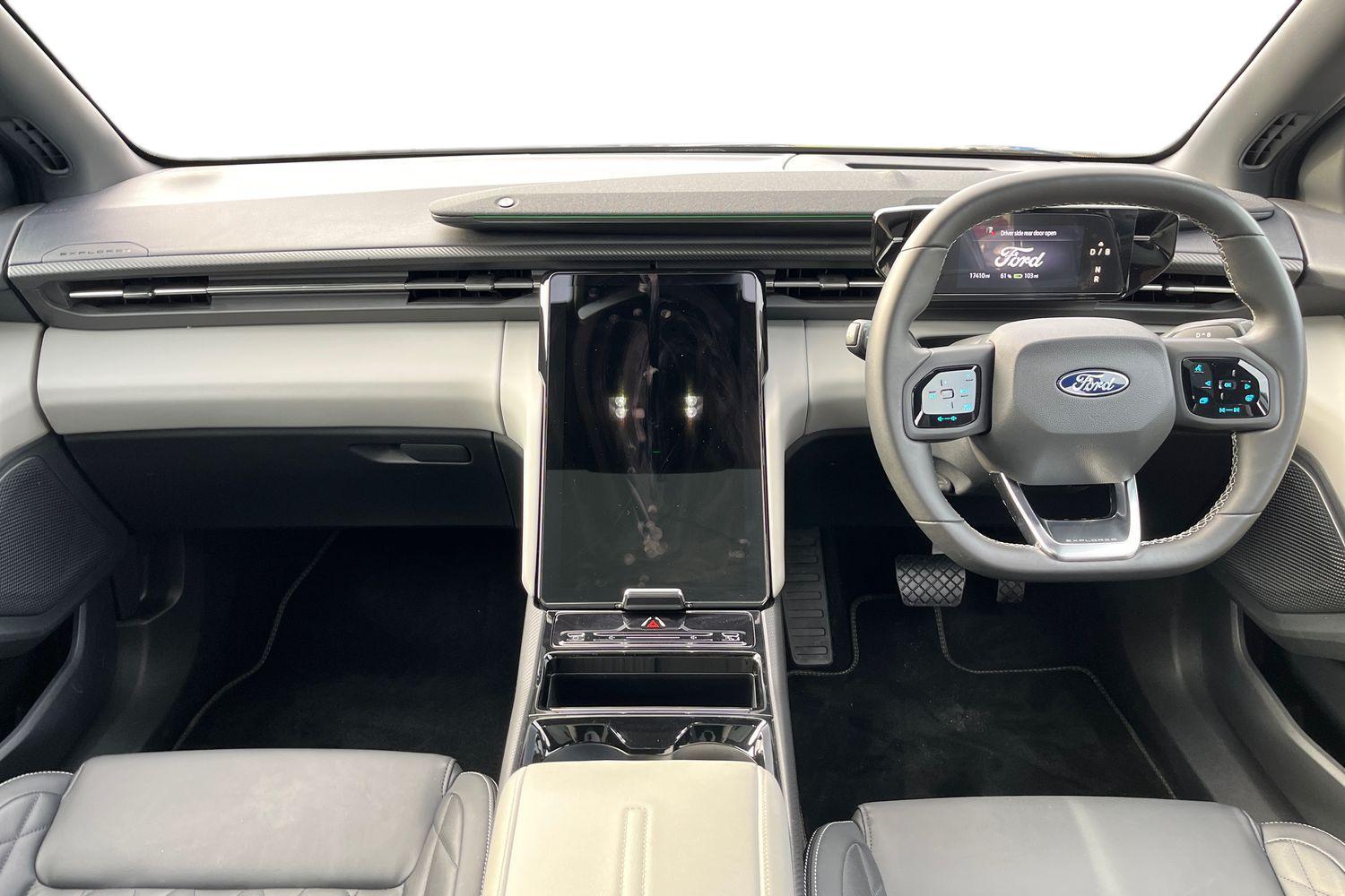 Ford Explorer Photo 9