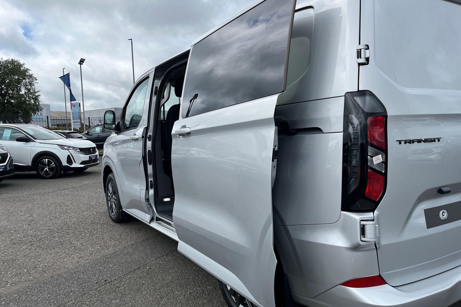 Ford TRANSIT CUSTOM Photo 17