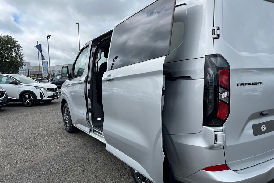 Ford TRANSIT CUSTOM Photo autoimg-ce2016e54351ae21a34a0f23a976de34c426aadb.jpg