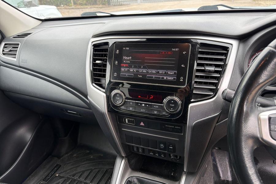 Mitsubishi L200 Photo autoimg-ce28507ea082eda8b5519488d6772ad4d07e95cc.jpg