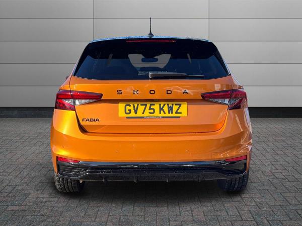 Skoda Fabia Photo autoimg-ce2c37857606bde142617f807fd21c7a394167ae.jpg