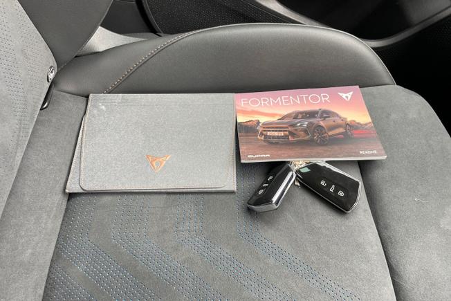 CUPRA Formentor Photo 41