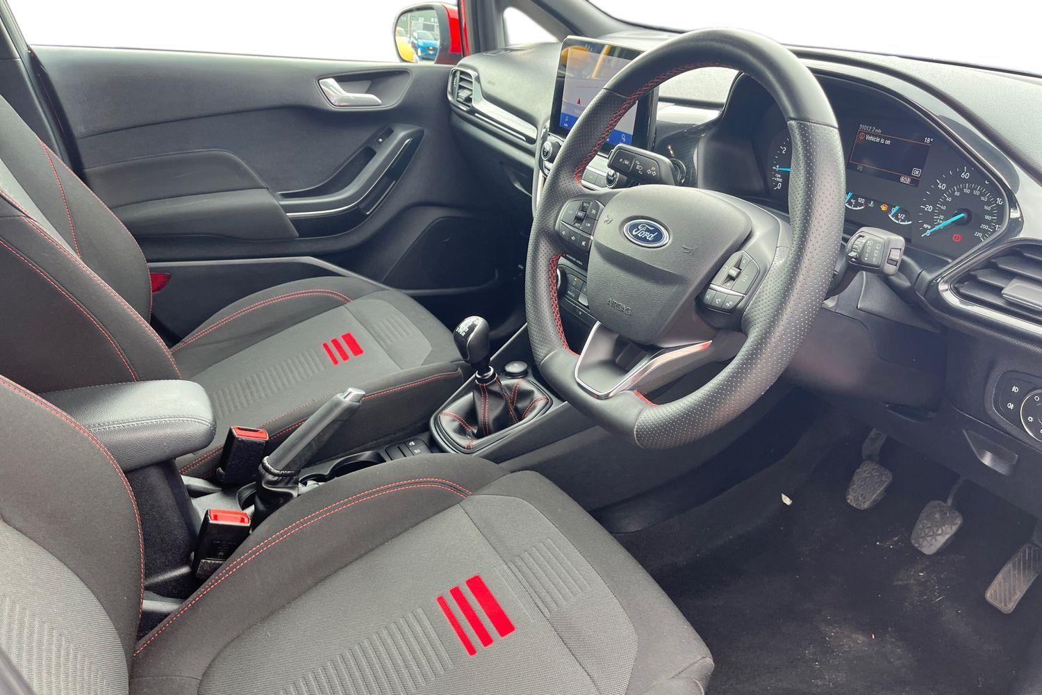 Ford FIESTA Photo 8
