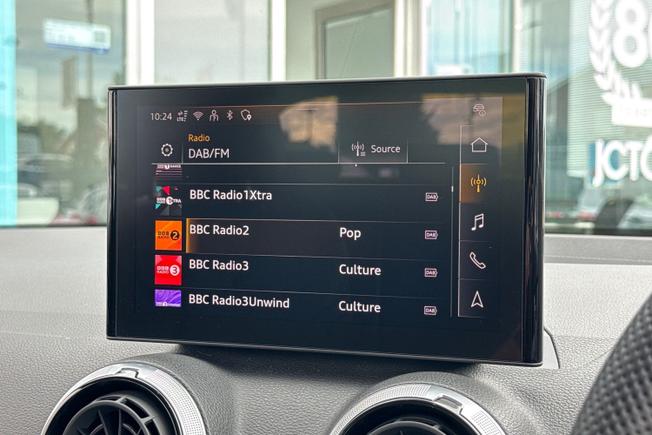 Audi Q2 Photo 34