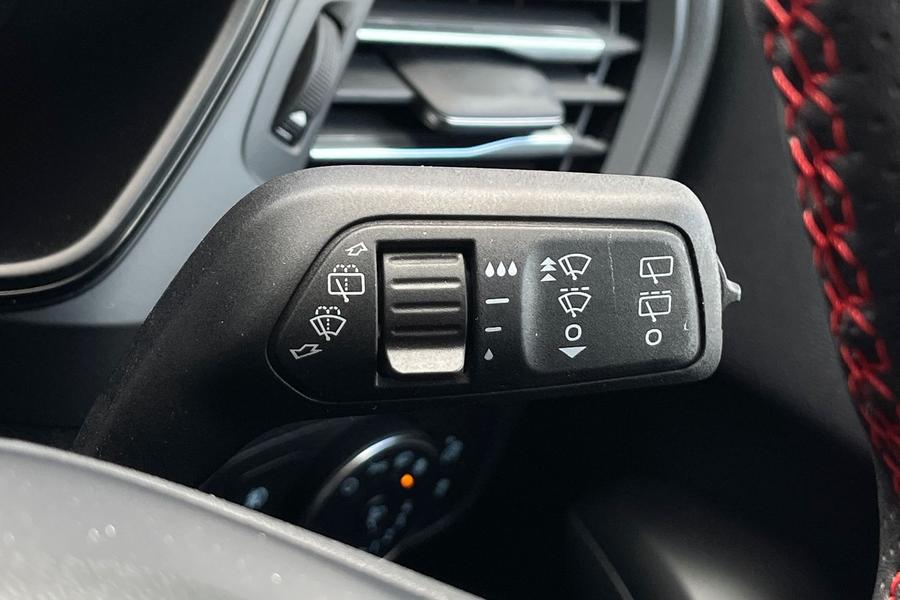 Ford Focus Photo autoimg-ce314395e486b77fb5a2eb5c066f1729fd1bf79e.jpg