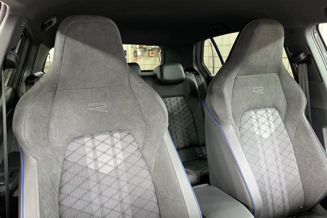 VOLKSWAGEN Golf Photo 31