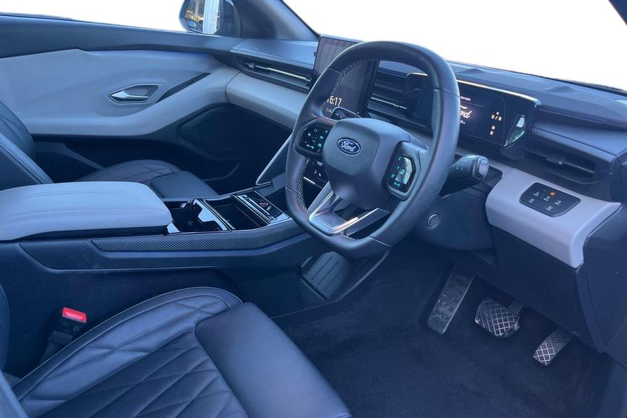 Ford Explorer Photo autoimg-ce32e167bb00546aa996ceb2952b9ca19265a6df.jpg