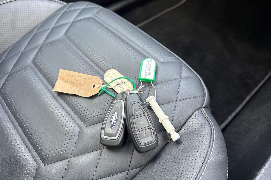 Ford FOCUS Photo autoimg-ce331c71de4767df54c6bf9e2a1aa03702570617.jpg