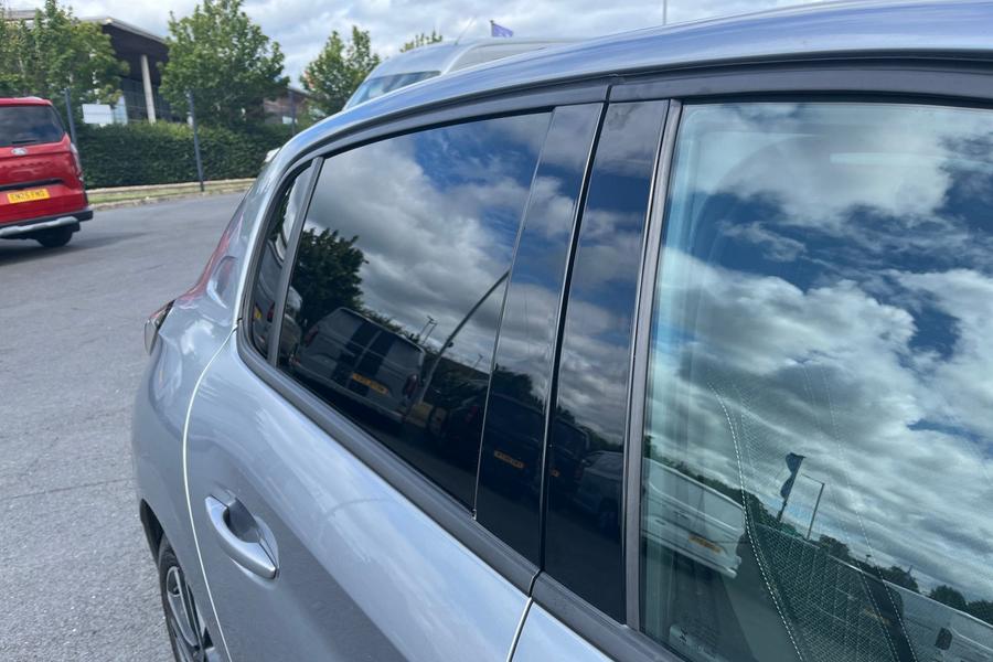 Peugeot 208 Photo autoimg-ce35e733e71493244bf8e712dab7395e3d5f8363.jpg