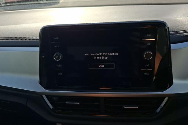 VOLKSWAGEN T-Roc Photo 14