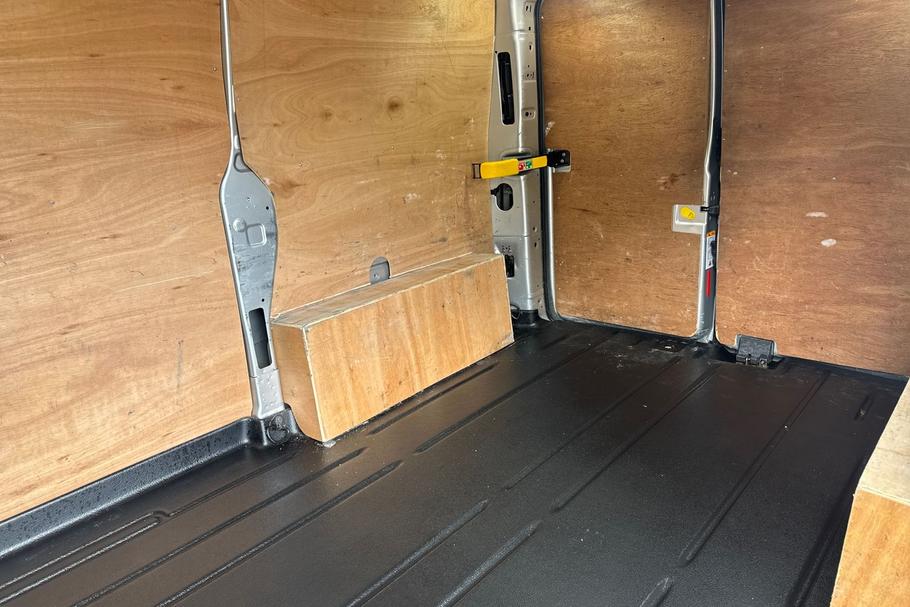 Used FORD TRANSIT CUSTOM BT21UFW 4