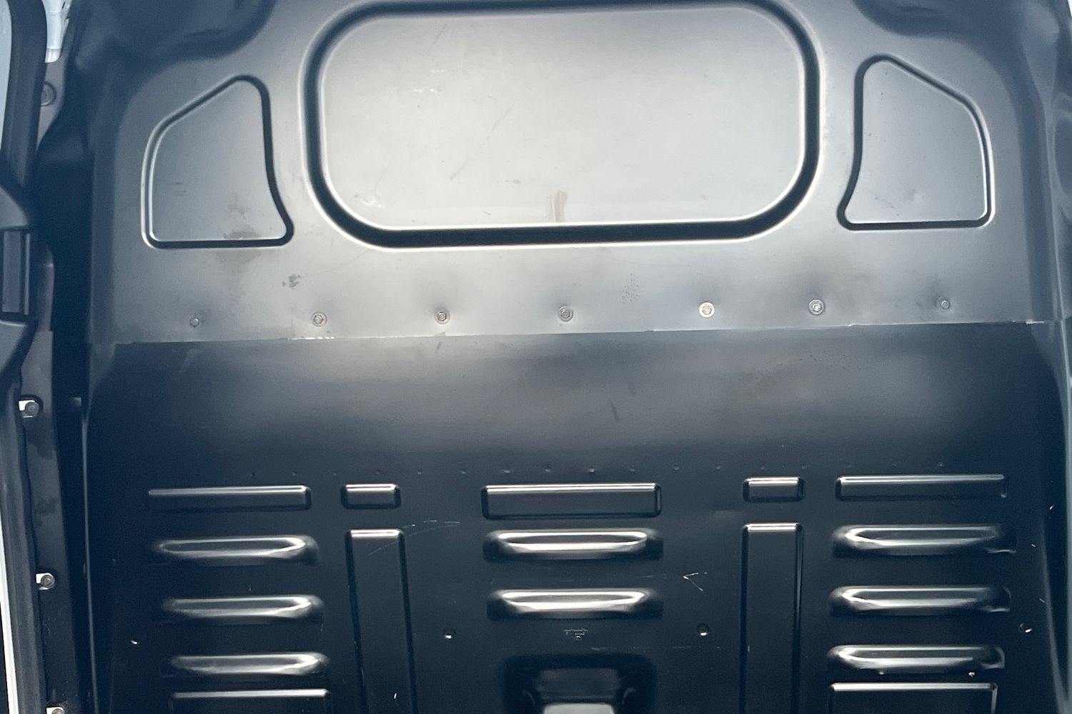 Ford E-Transit Courier Photo 6