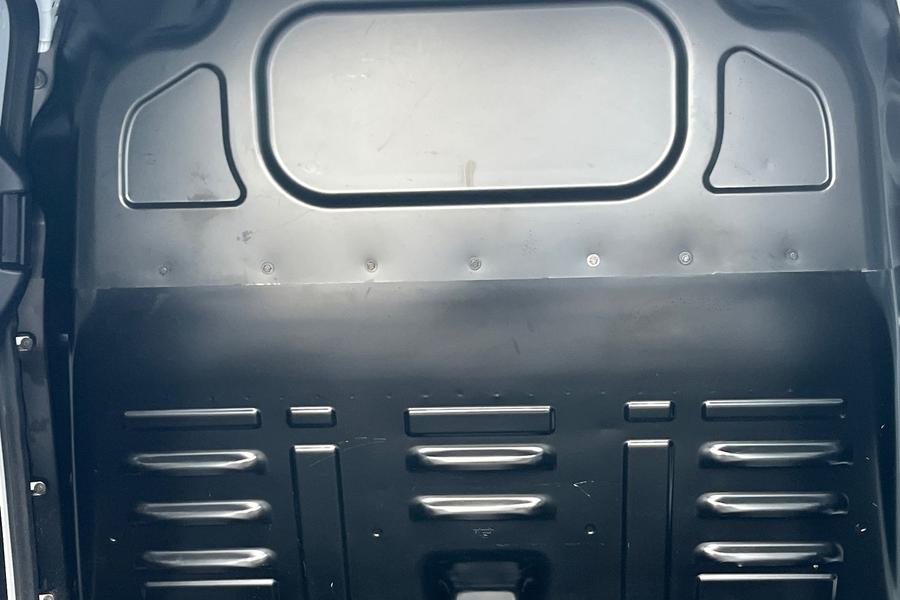 Ford E-Transit Courier Photo autoimg-ce3959ed07fd6ffc12b3b465991271ad902c998d.jpg