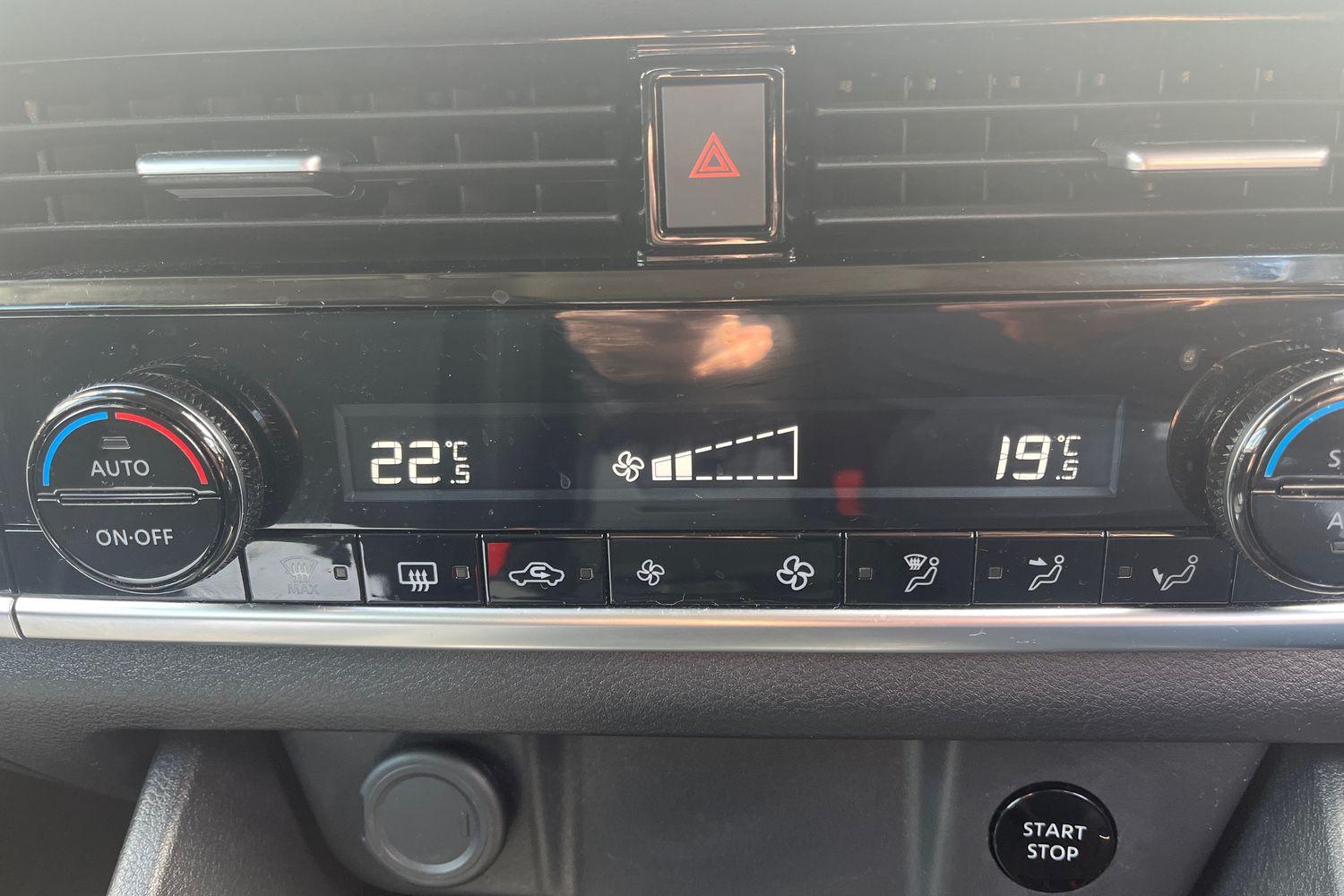 Nissan QASHQAI Photo 31