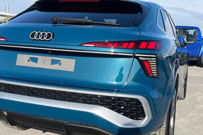 Audi  Q3 Sportback Photo 18