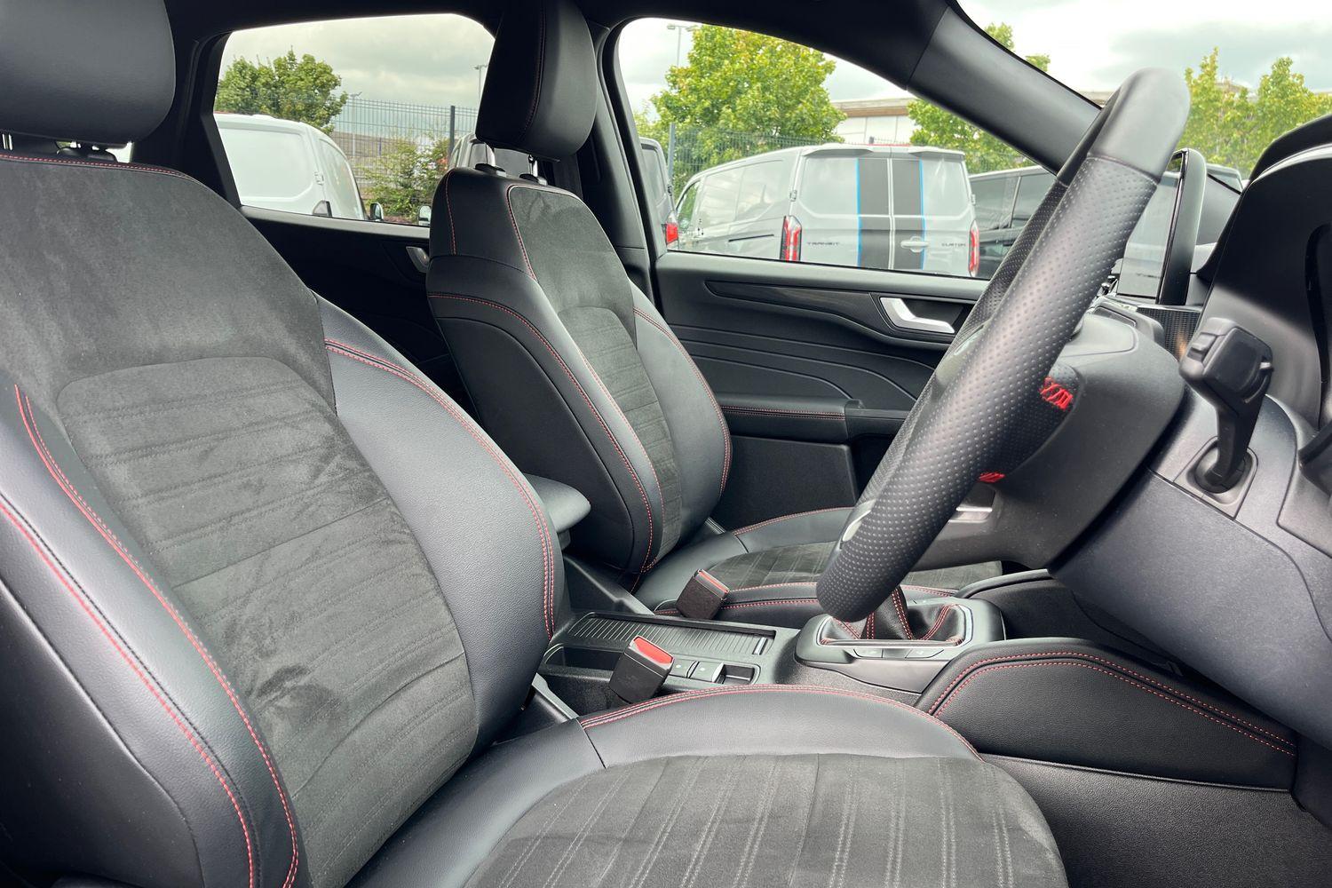 Ford KUGA Photo 16