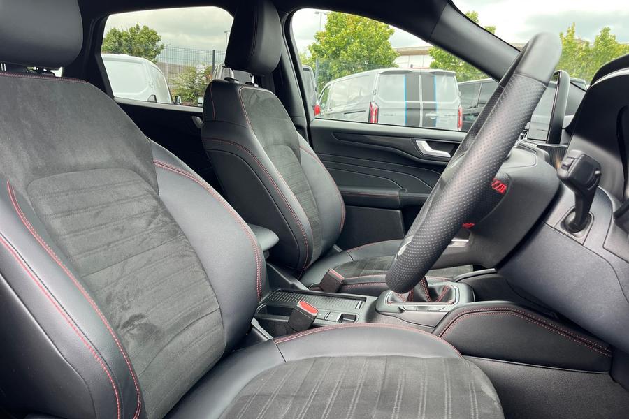 Ford KUGA Photo autoimg-ce44f257e363d41530d187cca62b57d0719ceeae.jpg