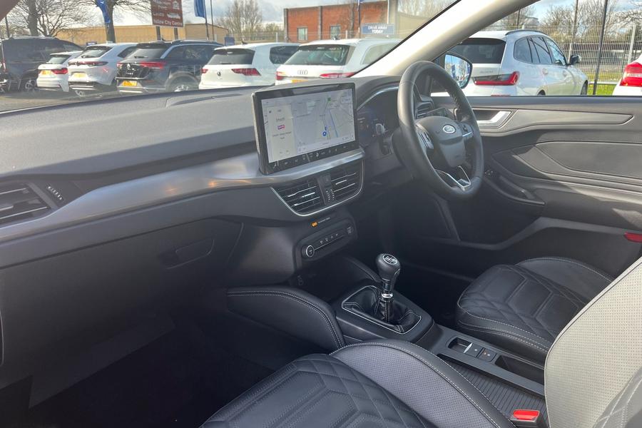 Ford FOCUS Photo autoimg-ce465c3c63b4bd8a7558c871e75d0b090d27675c.jpg