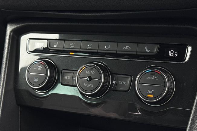 VOLKSWAGEN Tiguan Photo 25