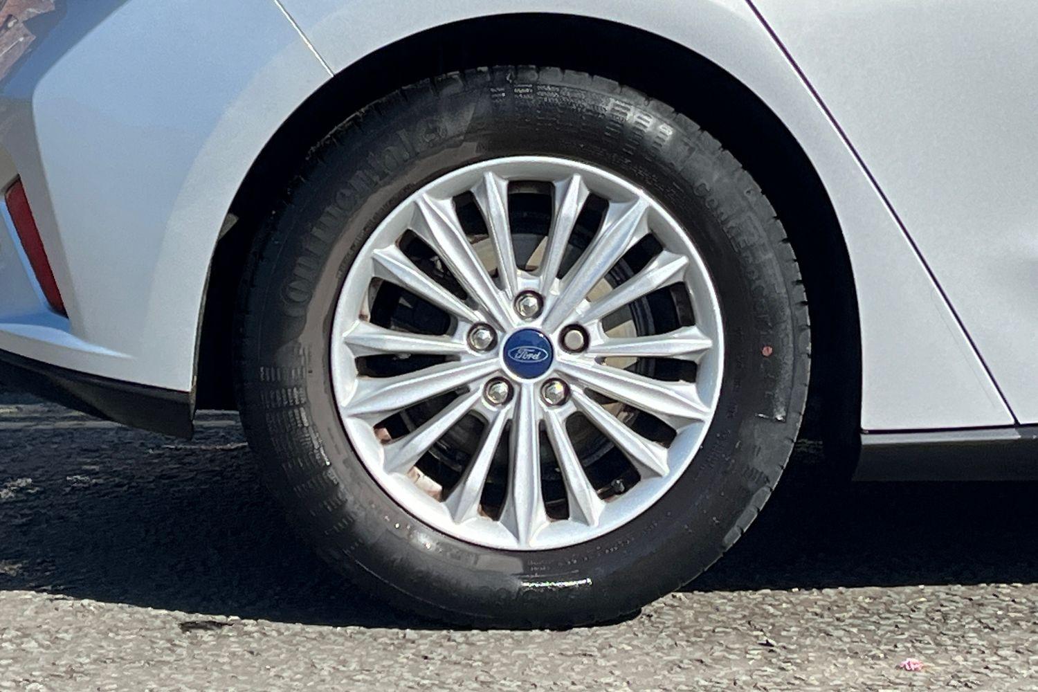 Ford FOCUS Photo 7