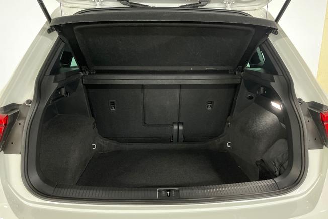 VOLKSWAGEN Tiguan Photo 12