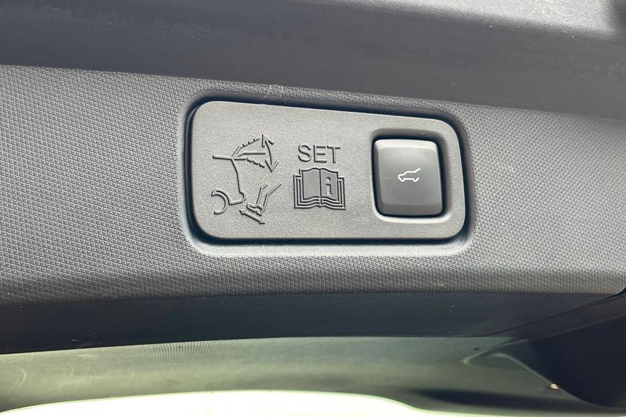 Ford MUSTANG MACH-E Photo autoimg-ce4d8a2a81749e35f192cacb45d44494fcd85170.jpg