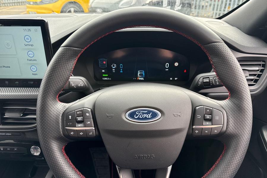 Ford KUGA Photo autoimg-ce52c08adb61e22e129a262d6be43e197c159b36.jpg