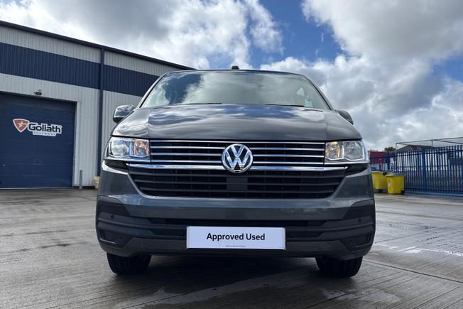 Volkswagen Transporter Shuttle Photo 22