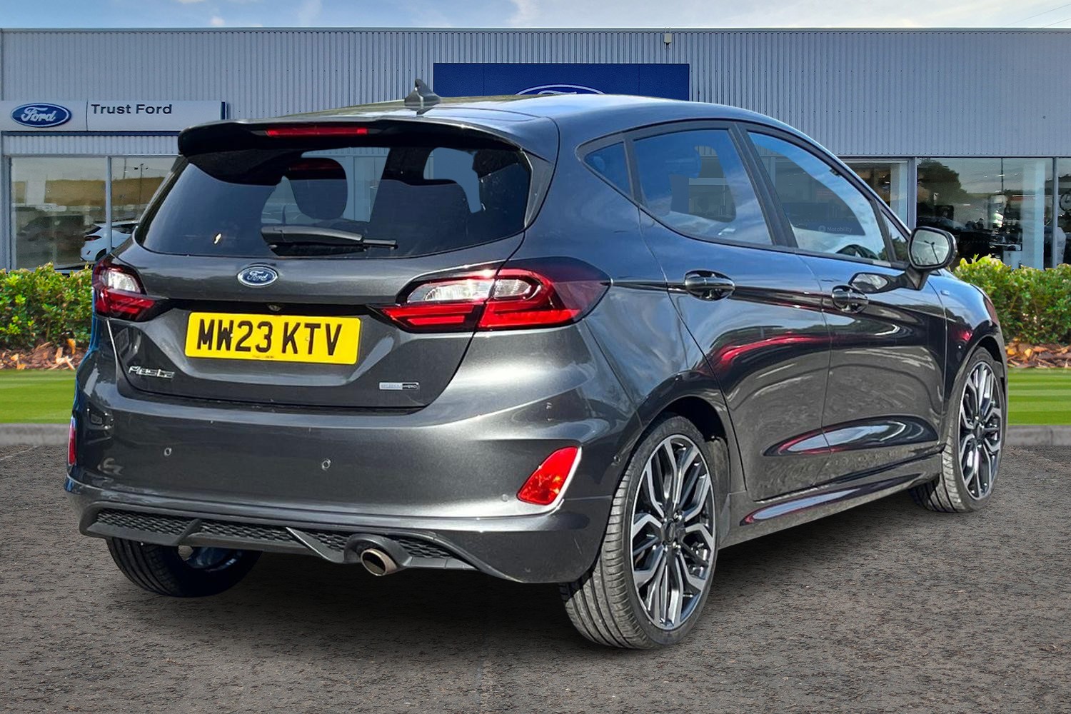 Ford Fiesta Photo 3